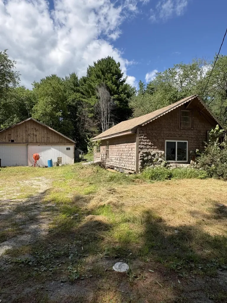 9 Dadmun Drive Casco ME 04015