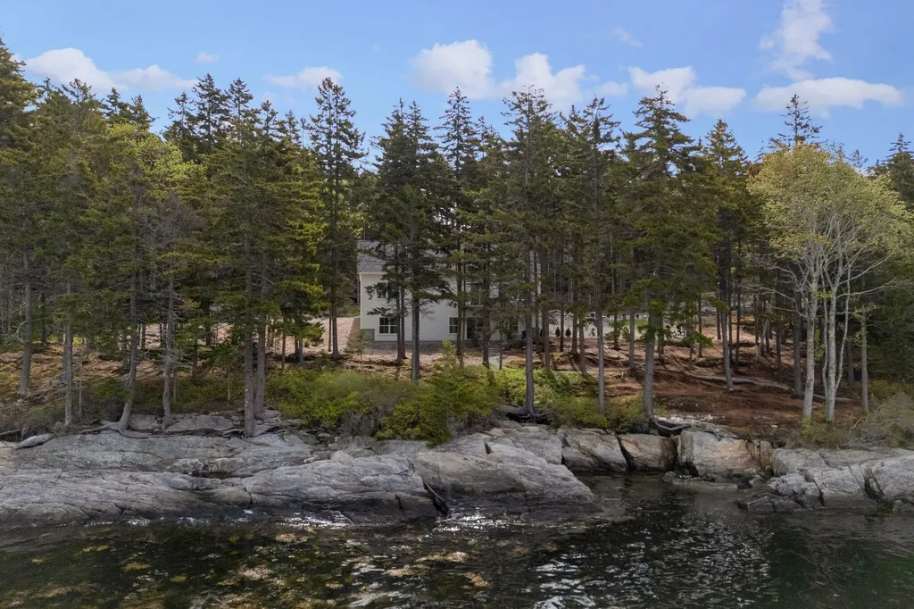 12 Parthas Court Harpswell ME 04079