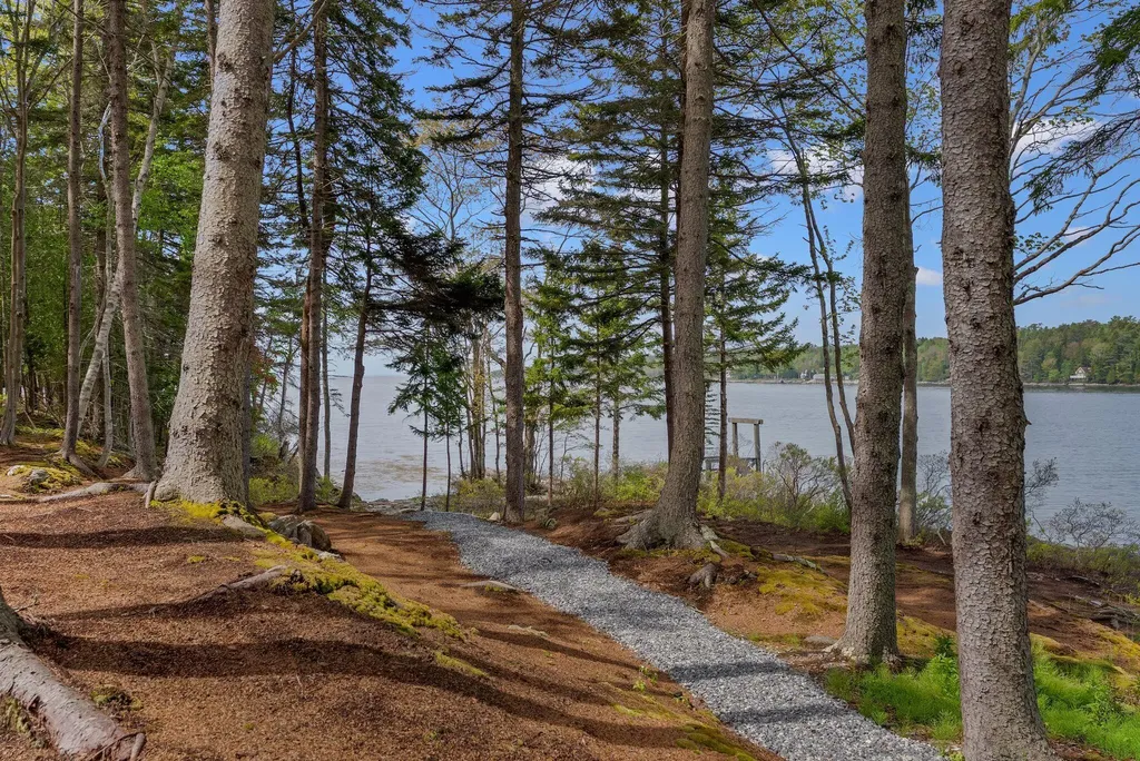 12 Parthas Court Harpswell ME 04079