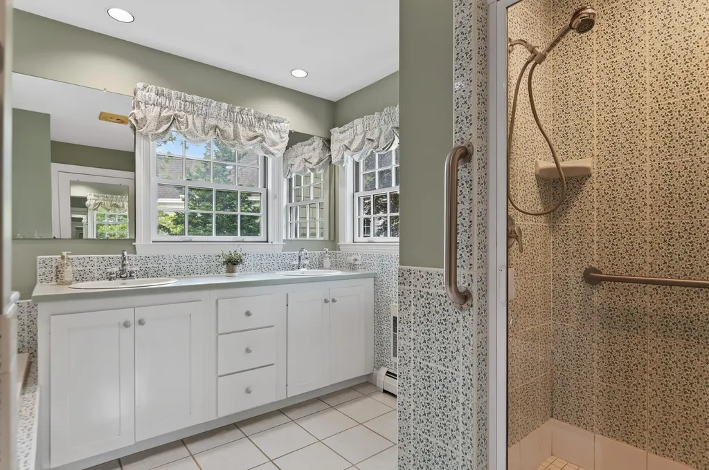 23 Admiral's Way Kennebunk ME 04043
