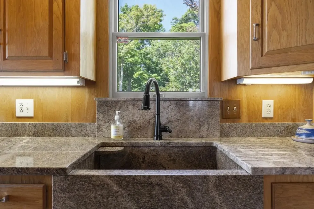113 Shore Road Boothbay ME 04544