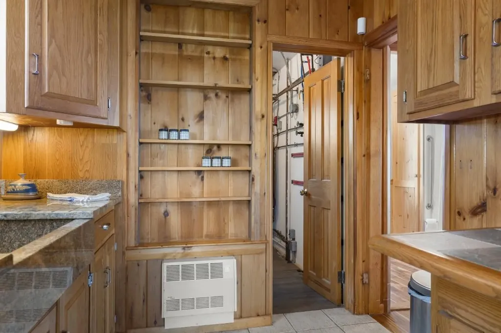 113 Shore Road Boothbay ME 04544