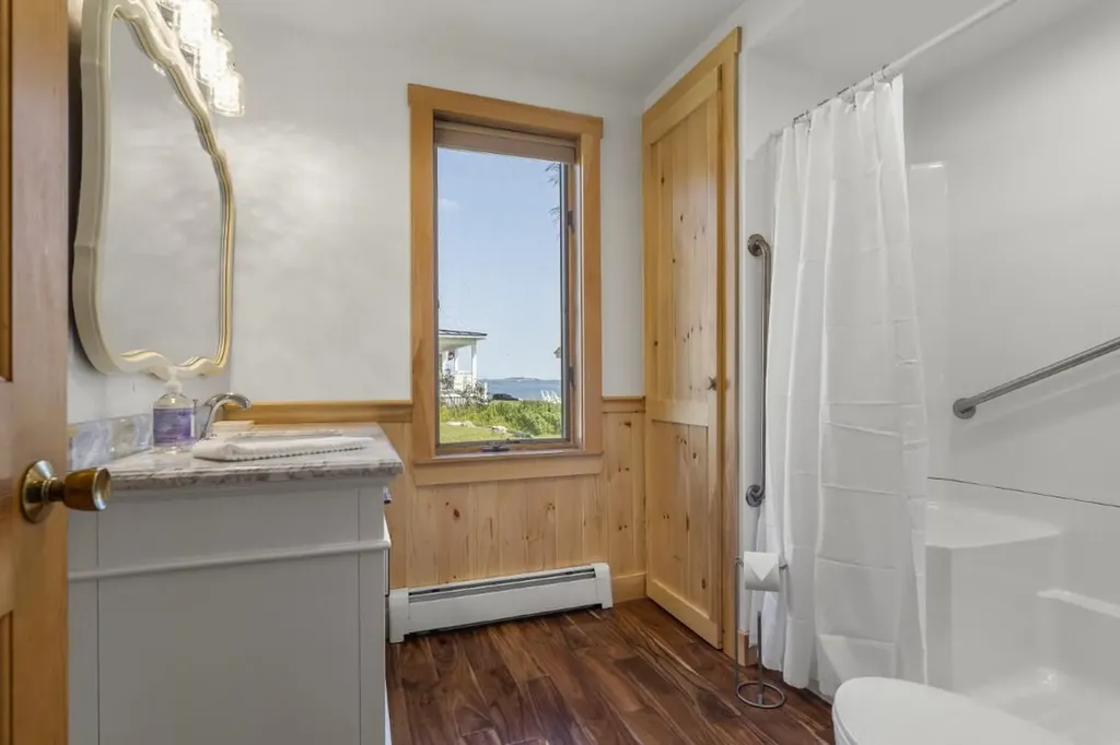 113 Shore Road Boothbay ME 04544