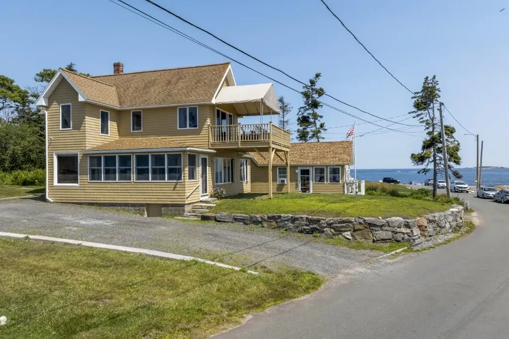 113 Shore Road Boothbay ME 04544