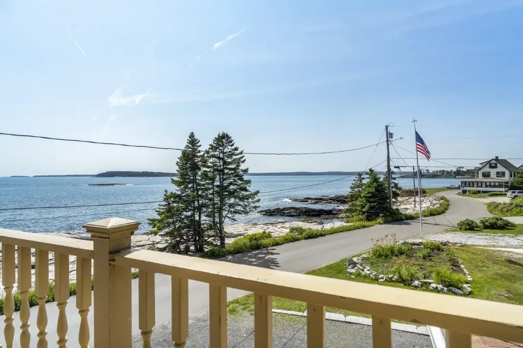 113 Shore Road Boothbay ME 04544
