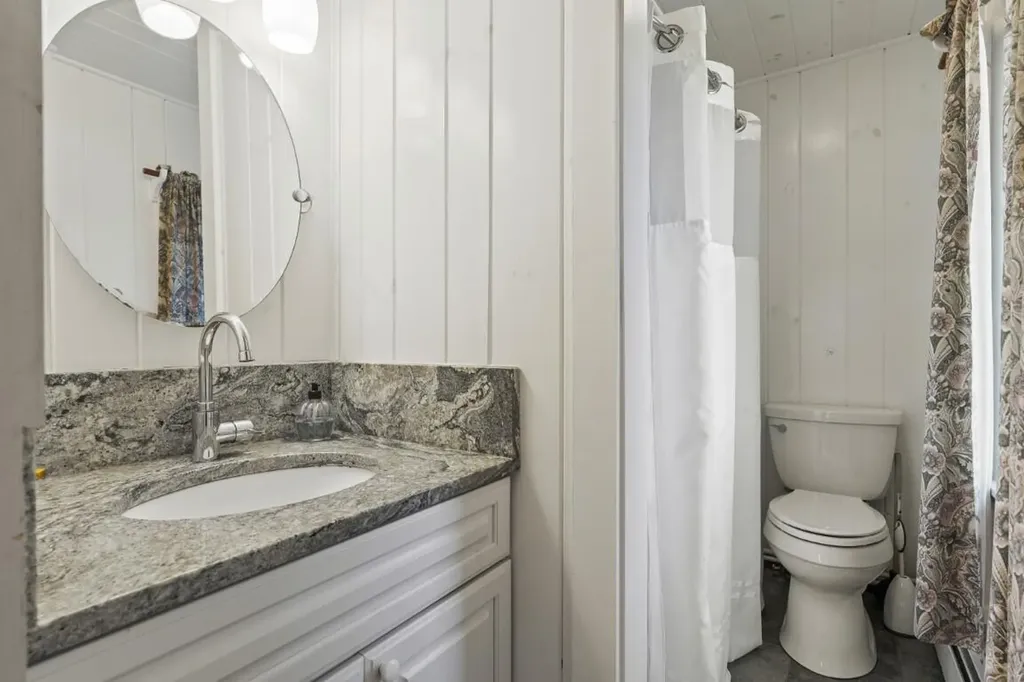 113 Shore Road Boothbay ME 04544
