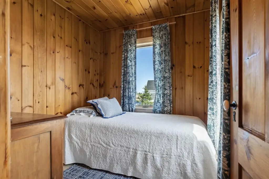 113 Shore Road Boothbay ME 04544