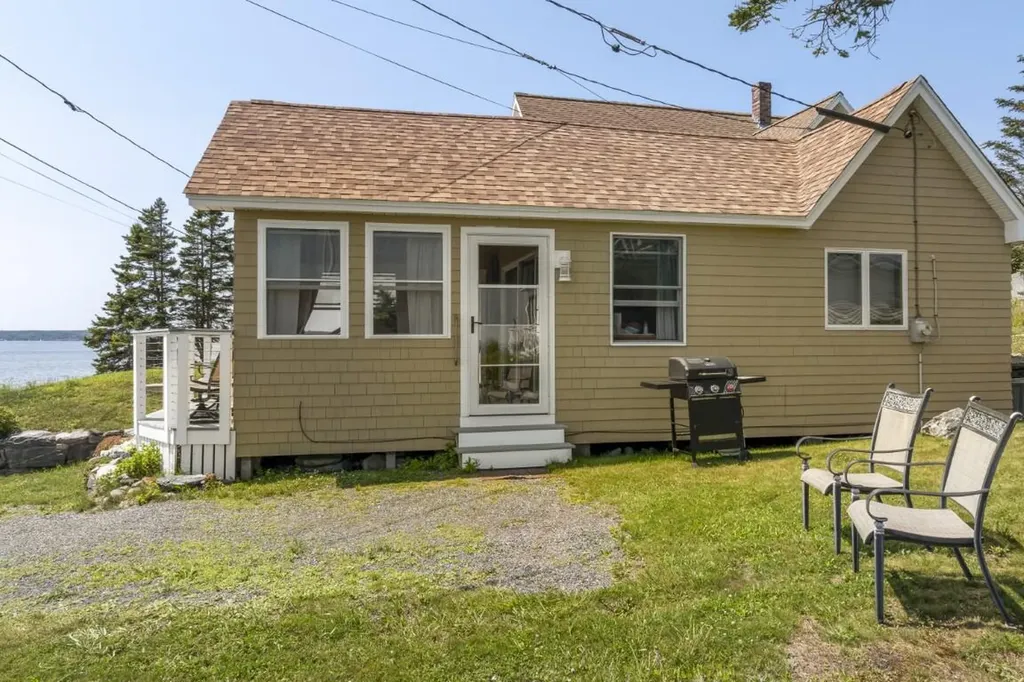 113 Shore Road Boothbay ME 04544