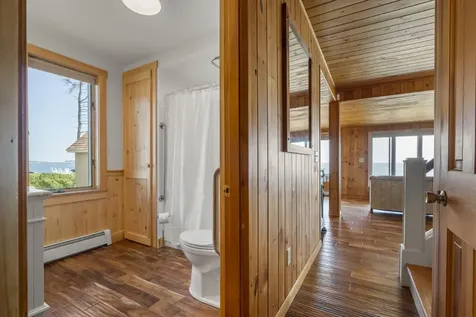 113 Shore Road Boothbay ME 04544