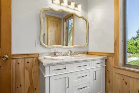 113 Shore Road Boothbay ME 04544
