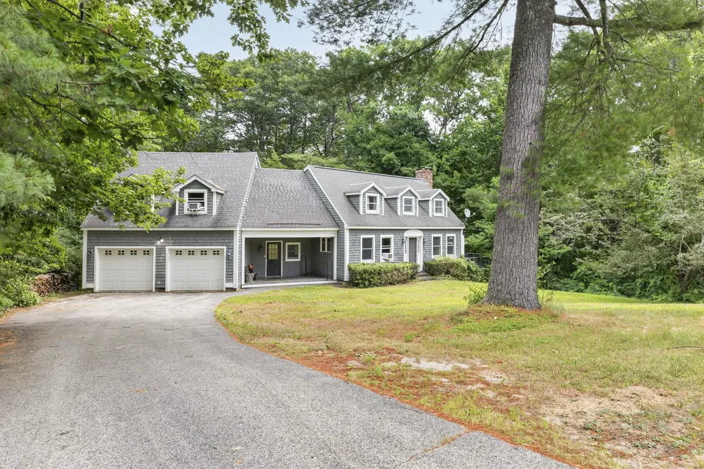 5 Tall Pine Circle Standish ME 04084