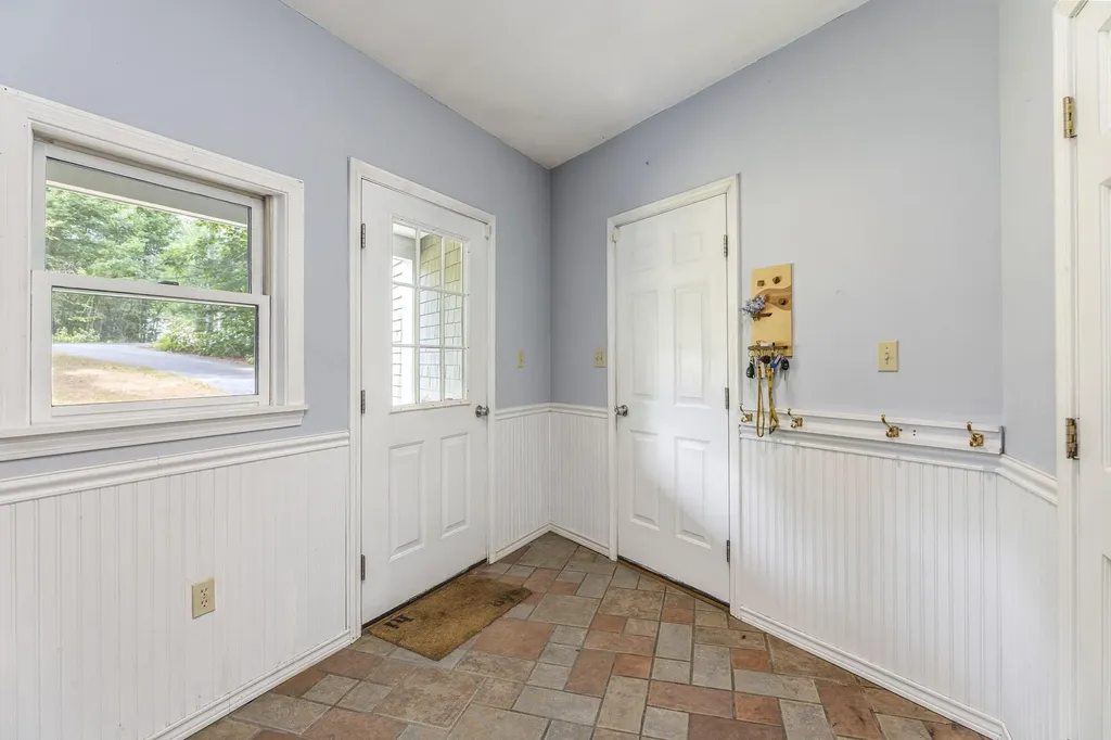 5 Tall Pine Circle Standish ME 04084