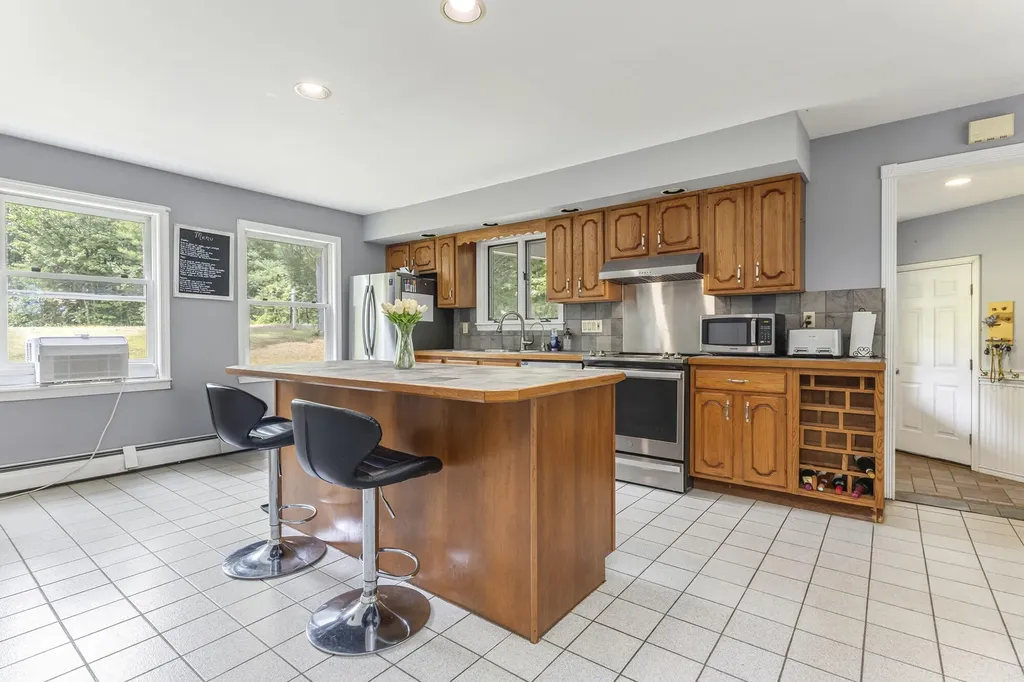 5 Tall Pine Circle Standish ME 04084