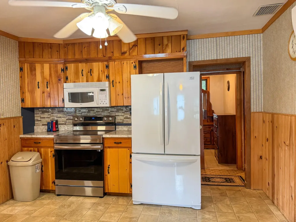 41 Lagrange Road Howland ME 04448
