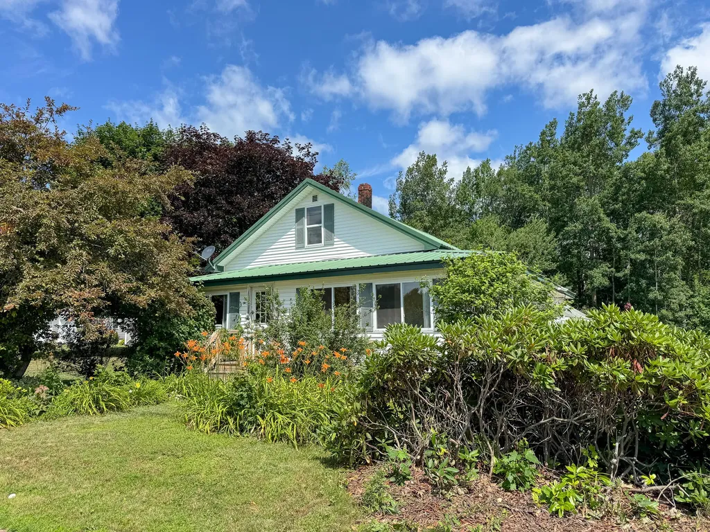 41 Lagrange Road Howland ME 04448