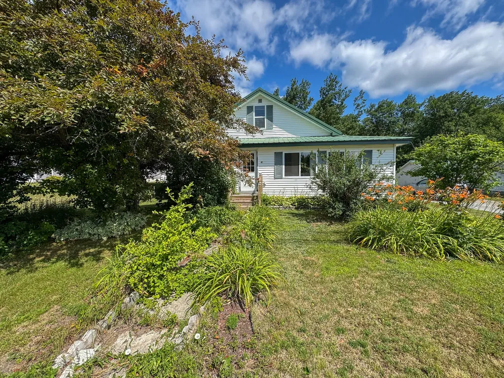 41 Lagrange Road Howland ME 04448