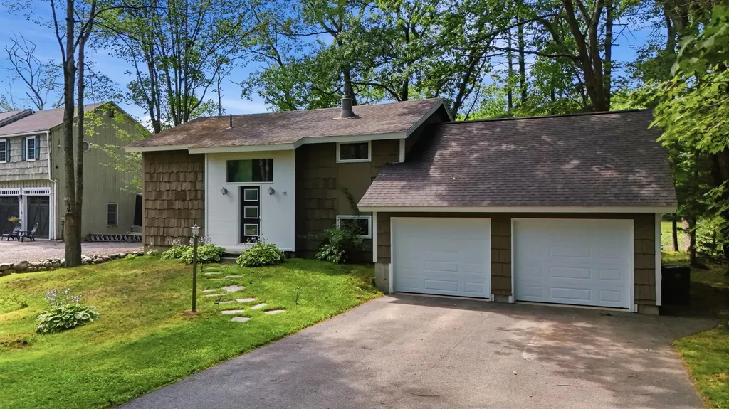 19 Partridge Lane Scarborough ME 04074