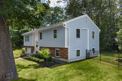 19 Sheru Lane York ME 03909