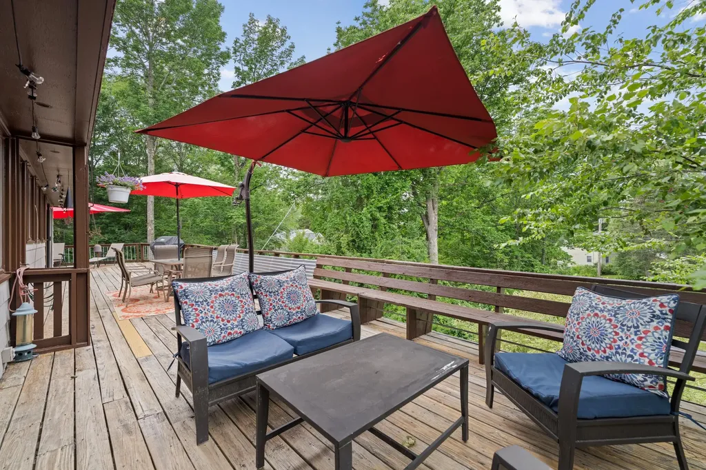 31 Upland Lane Yarmouth ME 04096