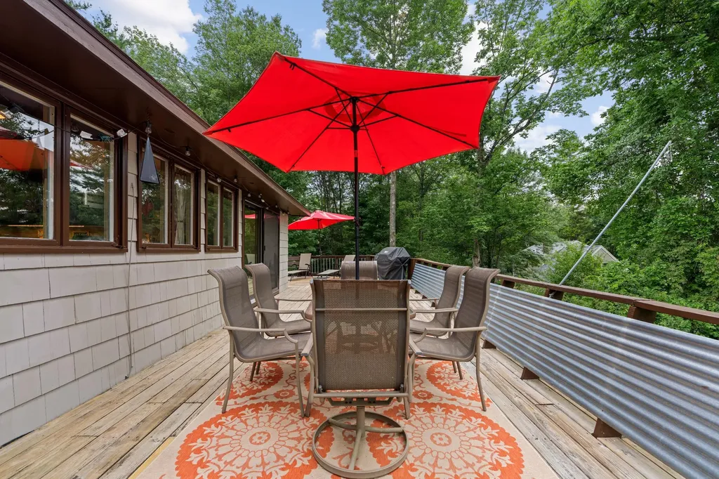 31 Upland Lane Yarmouth ME 04096