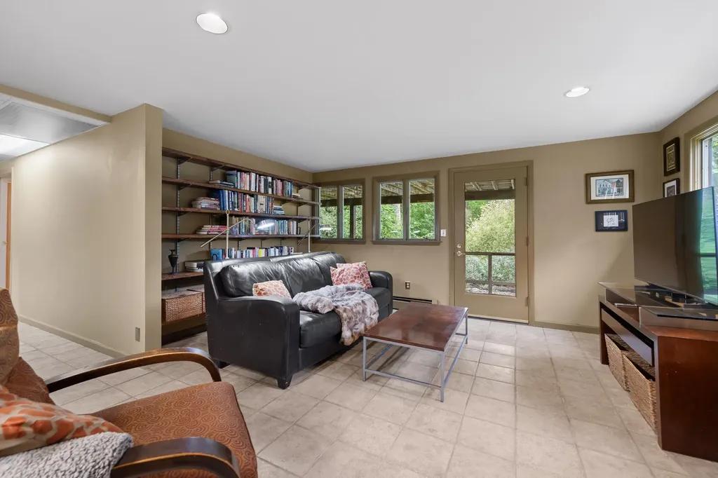 31 Upland Lane Yarmouth ME 04096