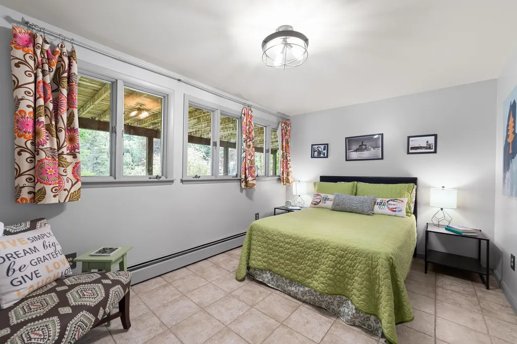 31 Upland Lane Yarmouth ME 04096