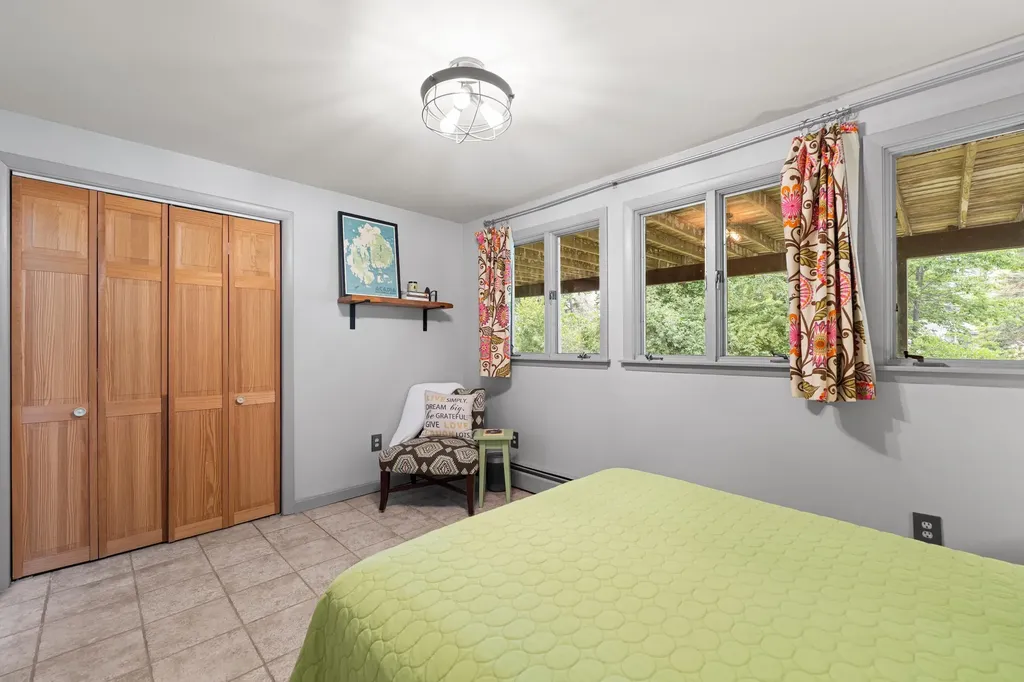 31 Upland Lane Yarmouth ME 04096