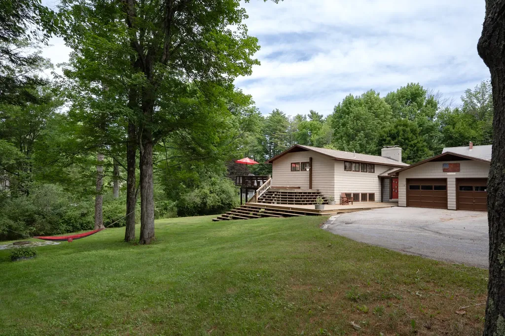 31 Upland Lane Yarmouth ME 04096