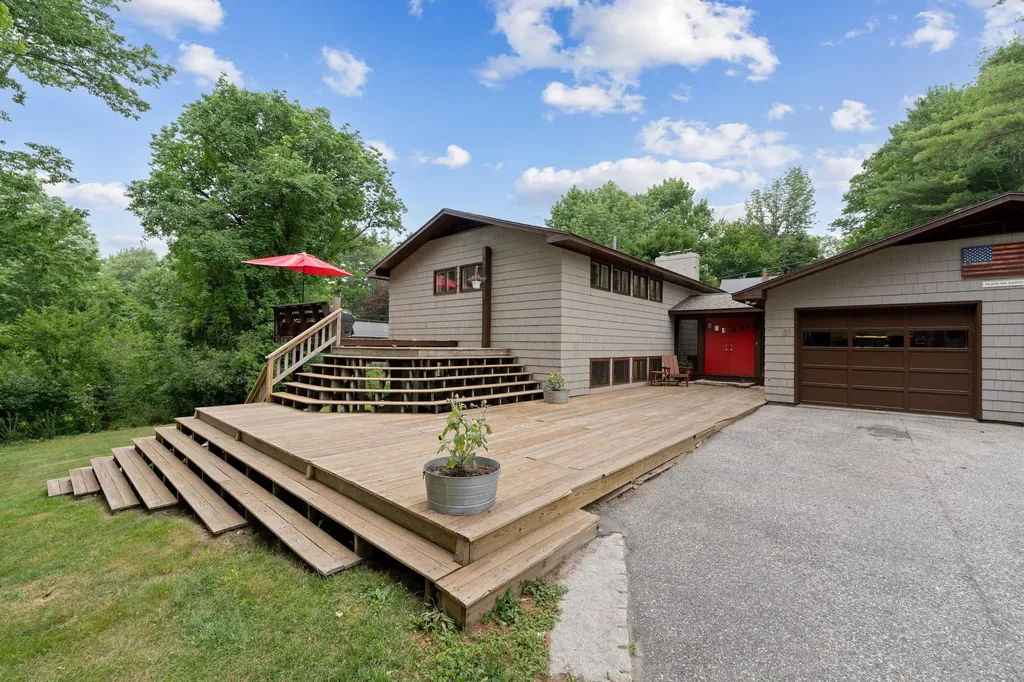31 Upland Lane Yarmouth ME 04096
