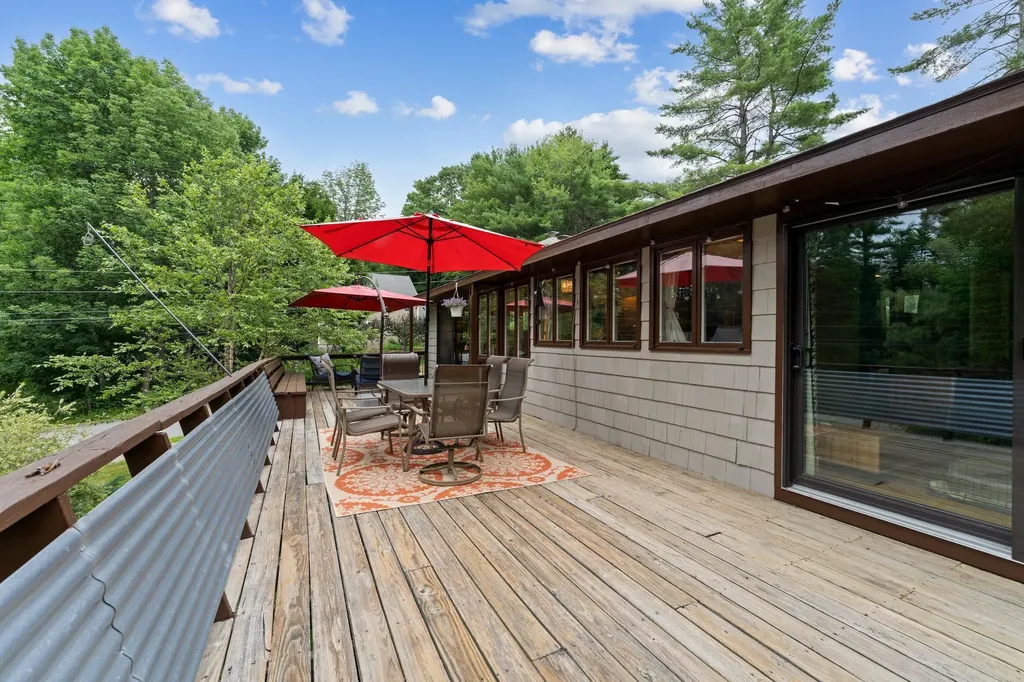 31 Upland Lane Yarmouth ME 04096