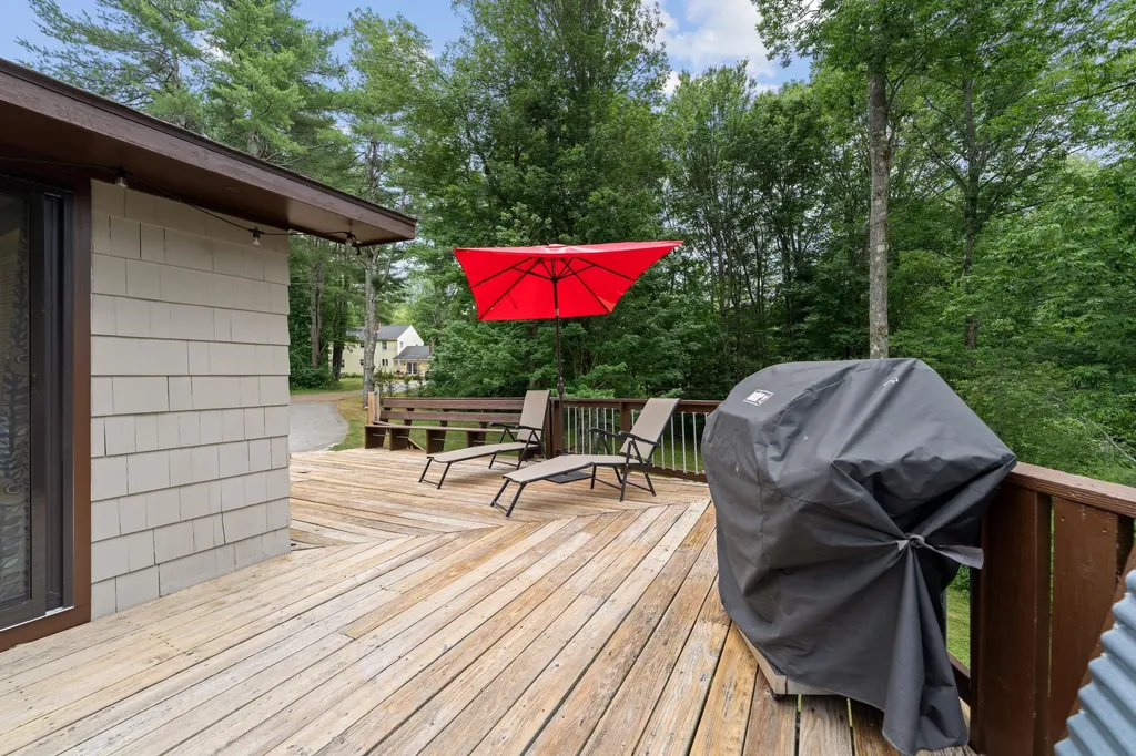 31 Upland Lane Yarmouth ME 04096