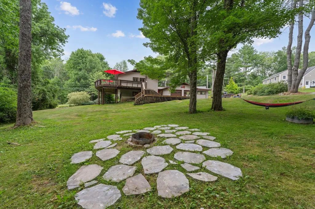 31 Upland Lane Yarmouth ME 04096