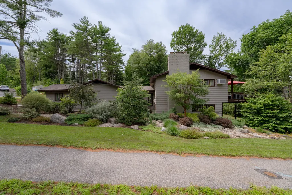 31 Upland Lane Yarmouth ME 04096
