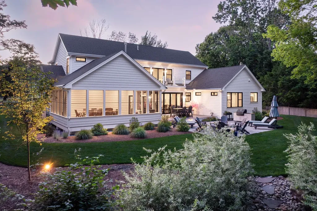 565 York Street York ME 03911