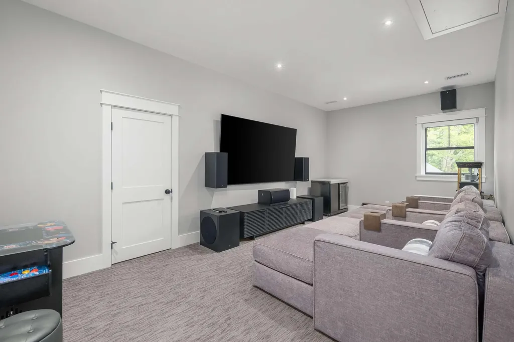 565 York Street York ME 03911