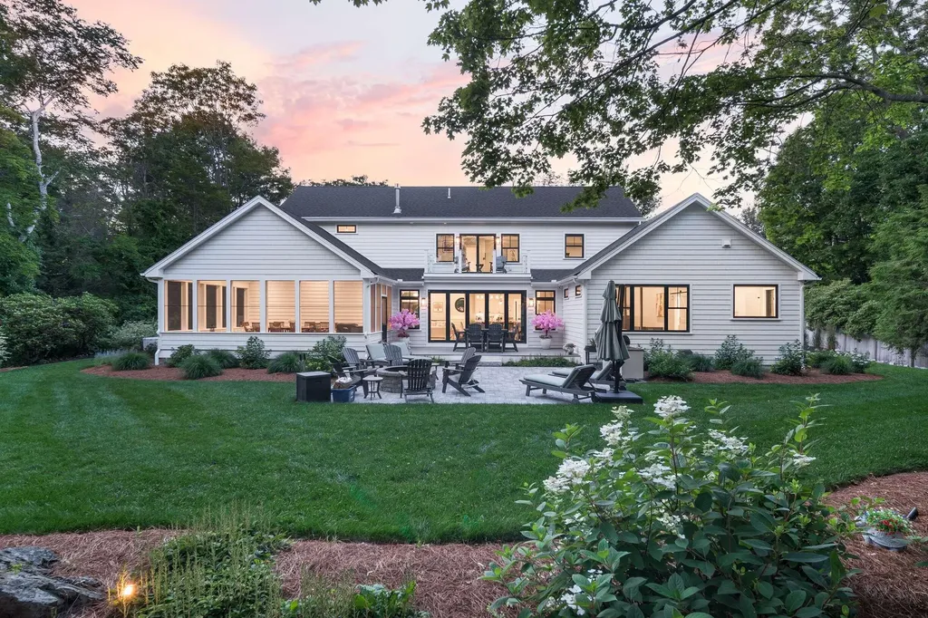 565 York Street York ME 03911