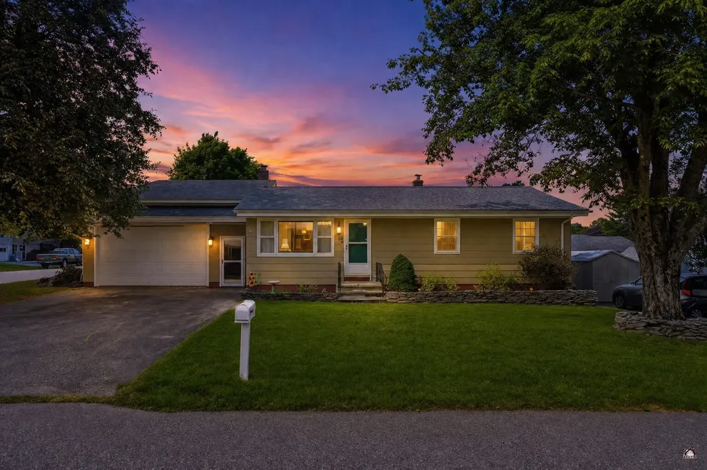 49 Ashmount Street Lewiston ME 04240