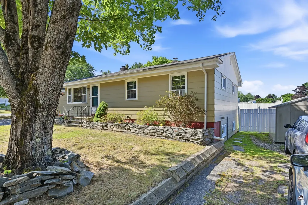 49 Ashmount Street Lewiston ME 04240