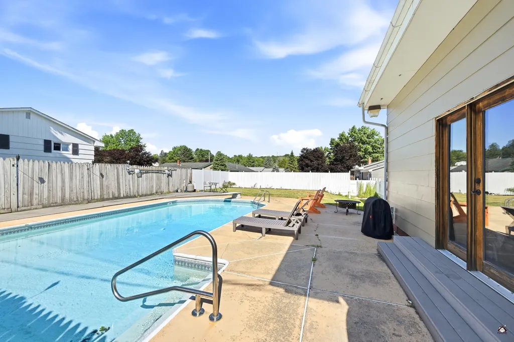 49 Ashmount Street Lewiston ME 04240