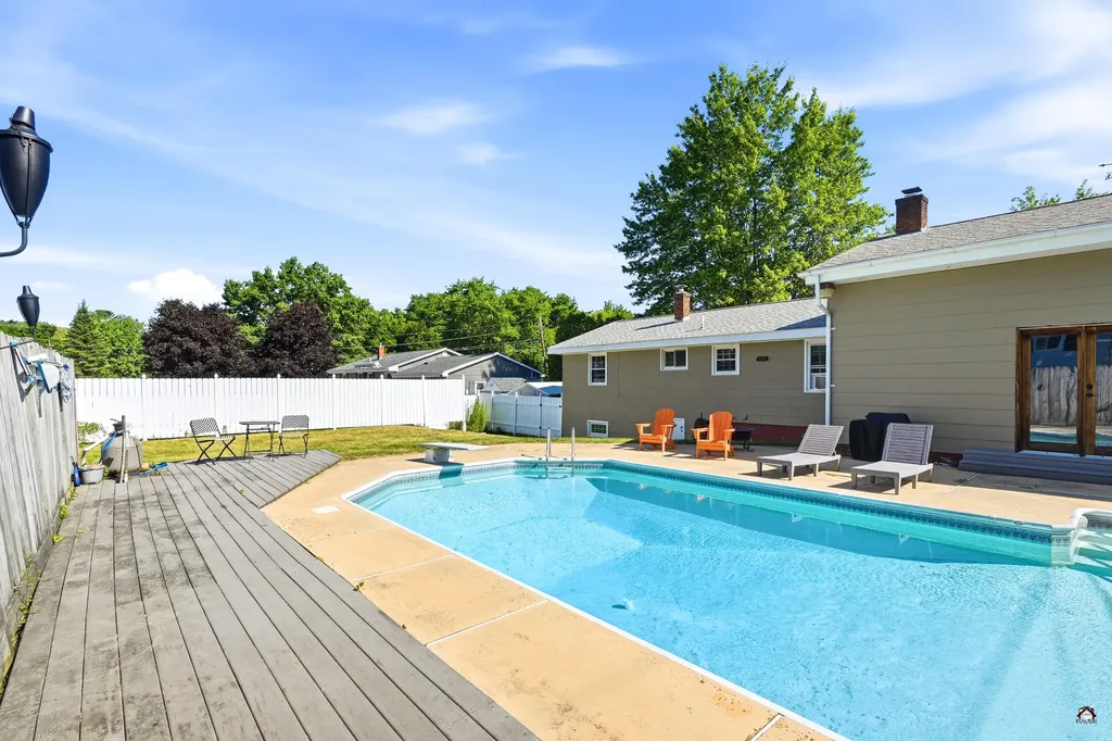 49 Ashmount Street Lewiston ME 04240