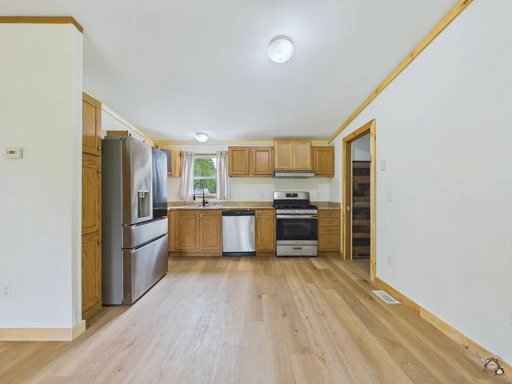 17 Village View Lane Whitefield ME 04353