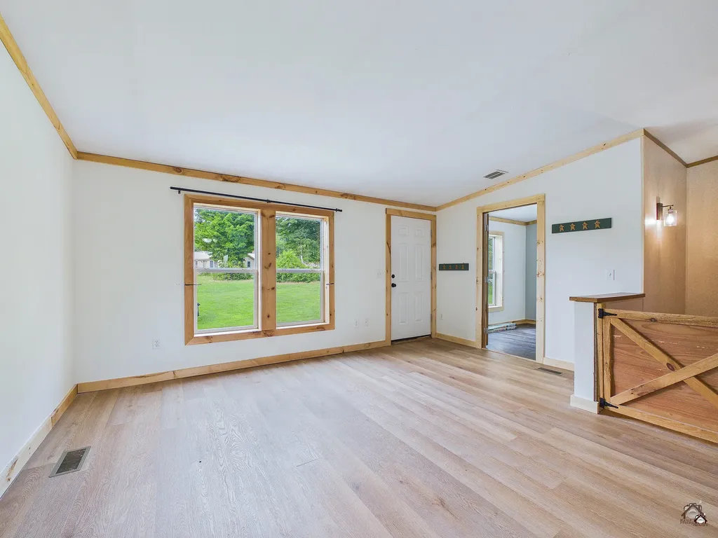 17 Village View Lane Whitefield ME 04353