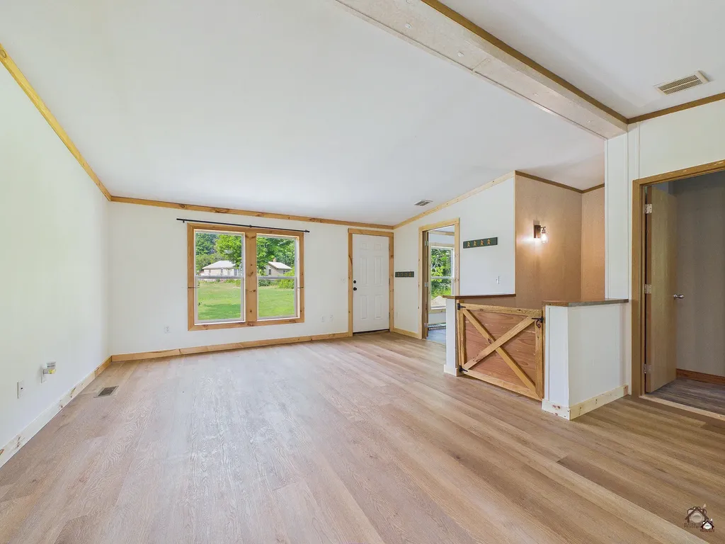 17 Village View Lane Whitefield ME 04353