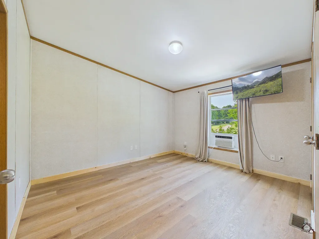17 Village View Lane Whitefield ME 04353