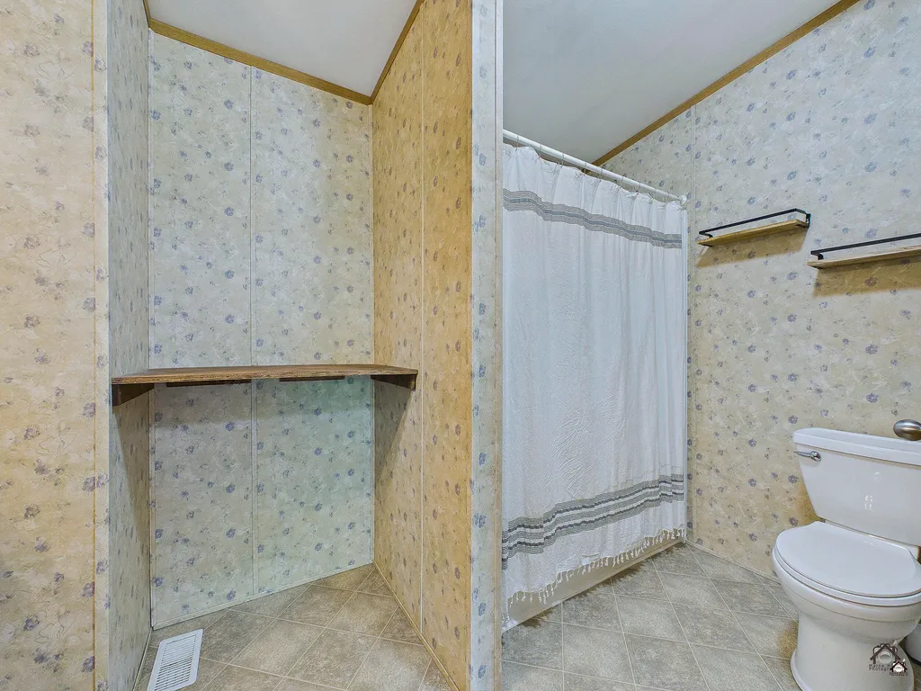 17 Village View Lane Whitefield ME 04353