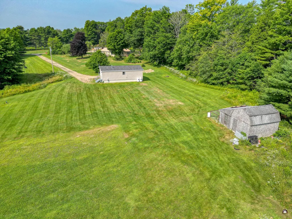 17 Village View Lane Whitefield ME 04353
