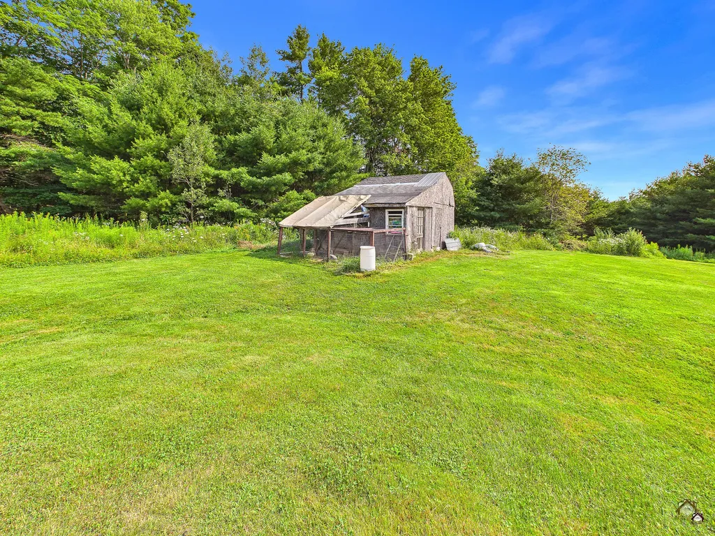17 Village View Lane Whitefield ME 04353