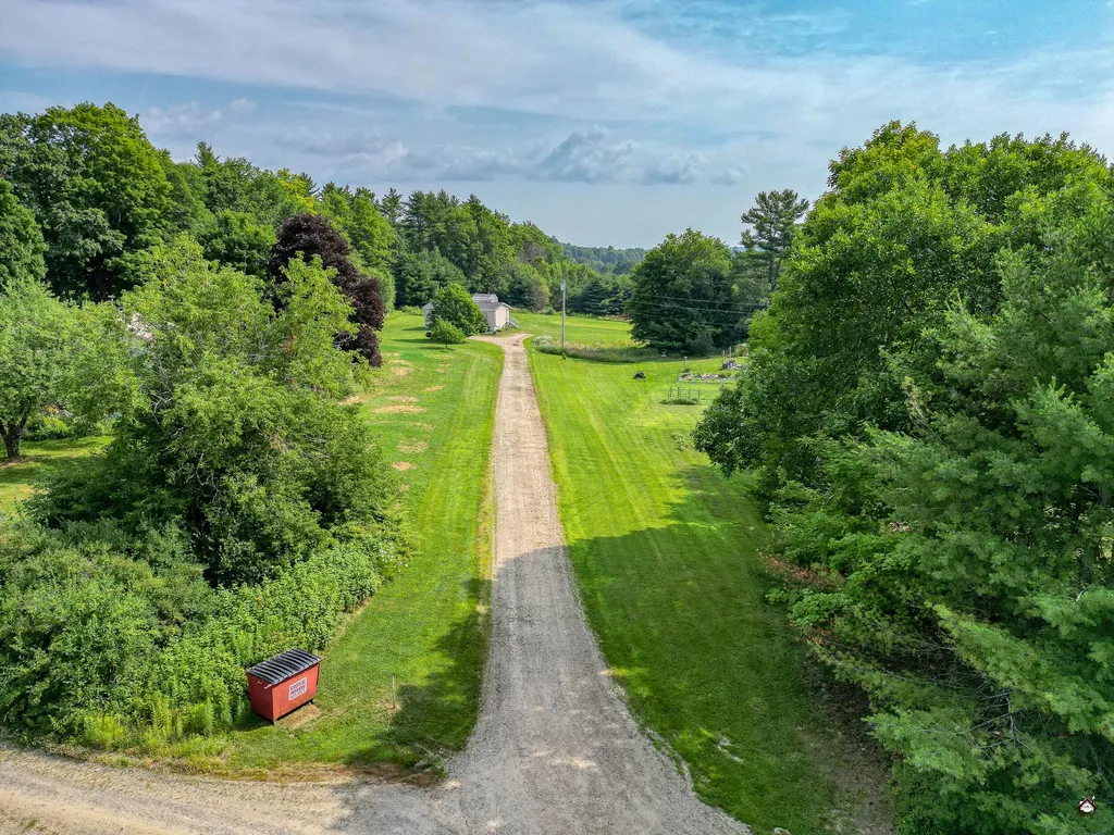 17 Village View Lane Whitefield ME 04353