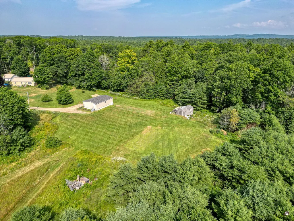 17 Village View Lane Whitefield ME 04353