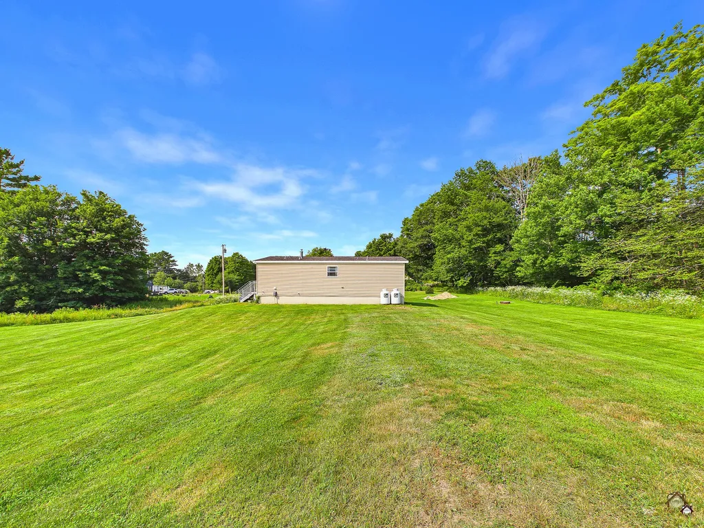 17 Village View Lane Whitefield ME 04353